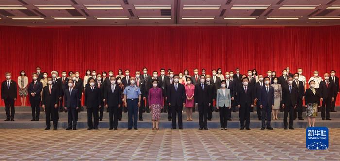 习近平会见香港特别行政区行政、立法、司法机关负责人