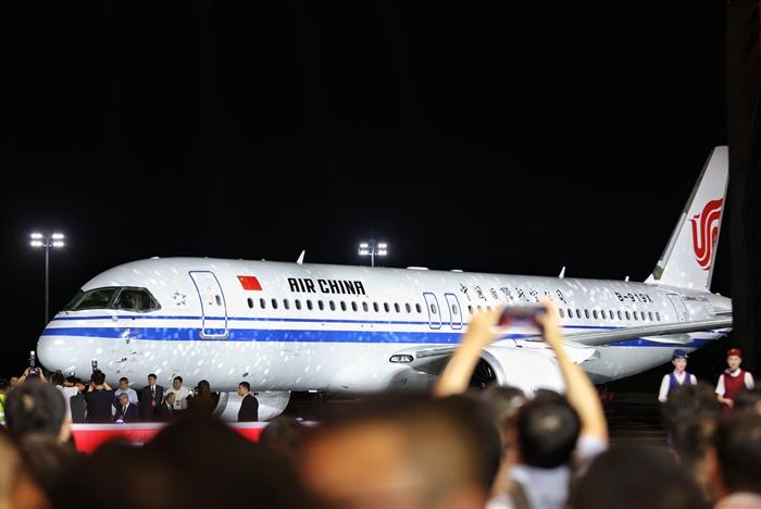 国航、南航接收首架C919飞机