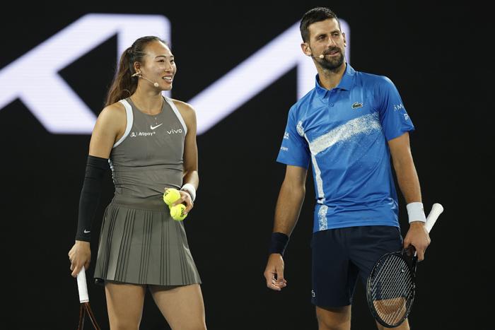 梦幻联动！郑钦文搭档德约出战澳网表演赛