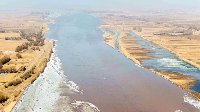黄河上、中游分界壮观开河