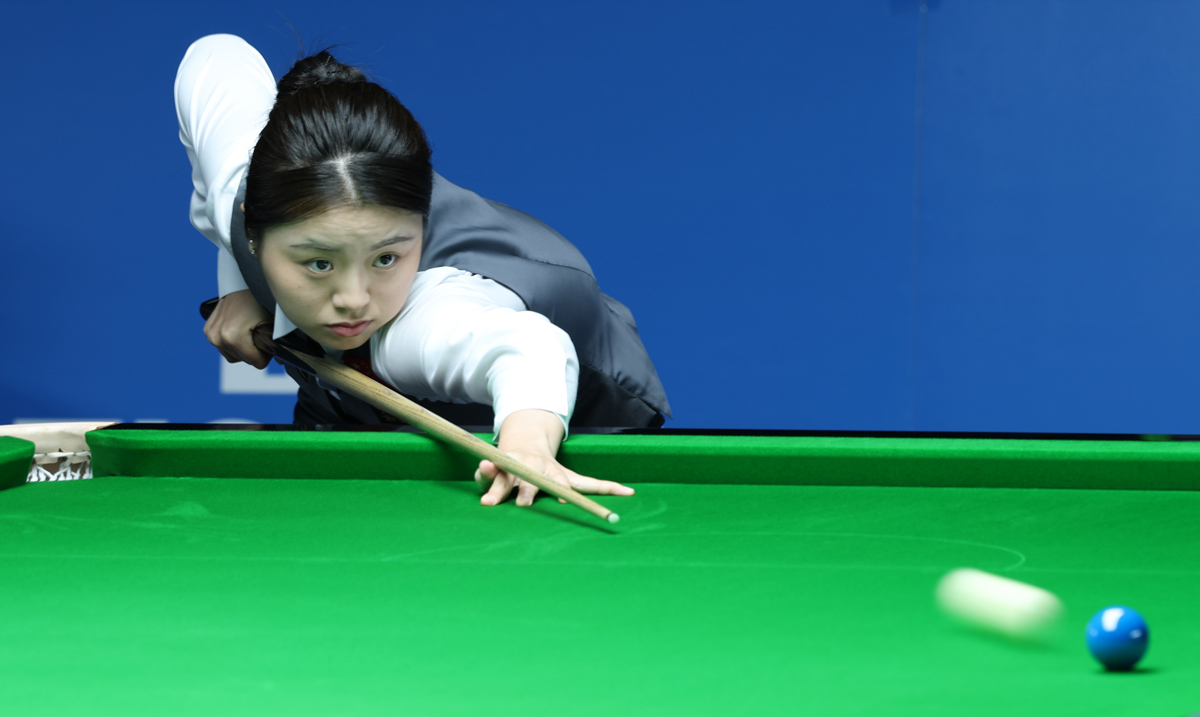 中国选手白雨露获女子斯诺克6红球金牌