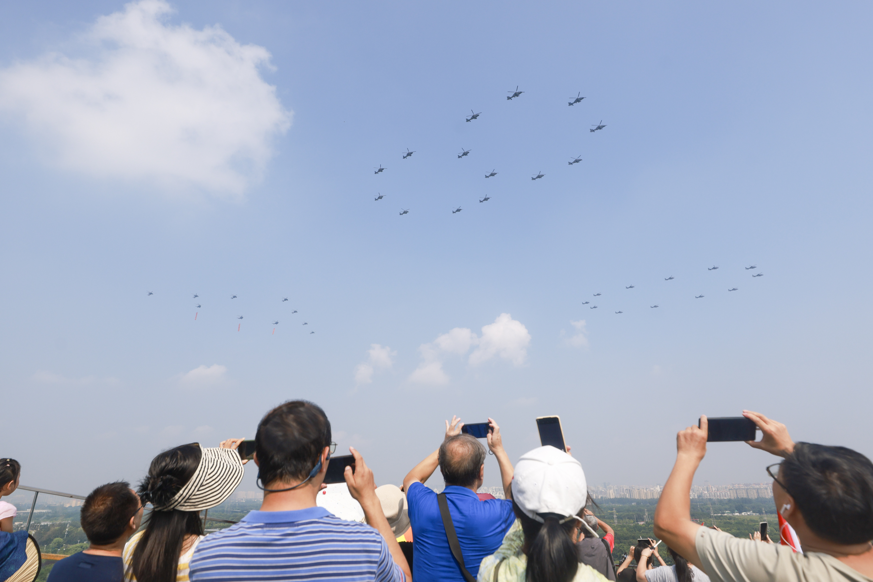 民众关注空中梯队