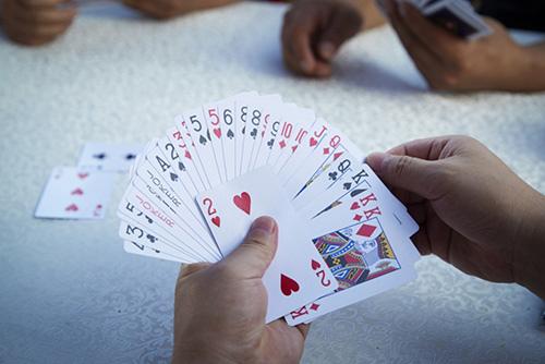 法律顾问在身边：打牌娱乐与赌博行为的边界在哪儿？