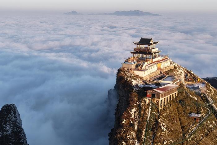 四川万源八台山云海、日出、佛光、雪景同框